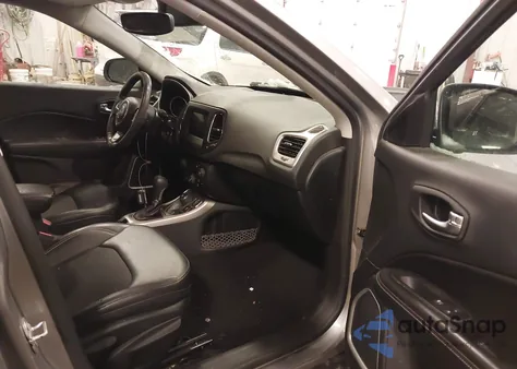 2019 Jeep Compass Latitude 4X4 из США, поврежденный, VIN 3C4NJDBB7KT646179